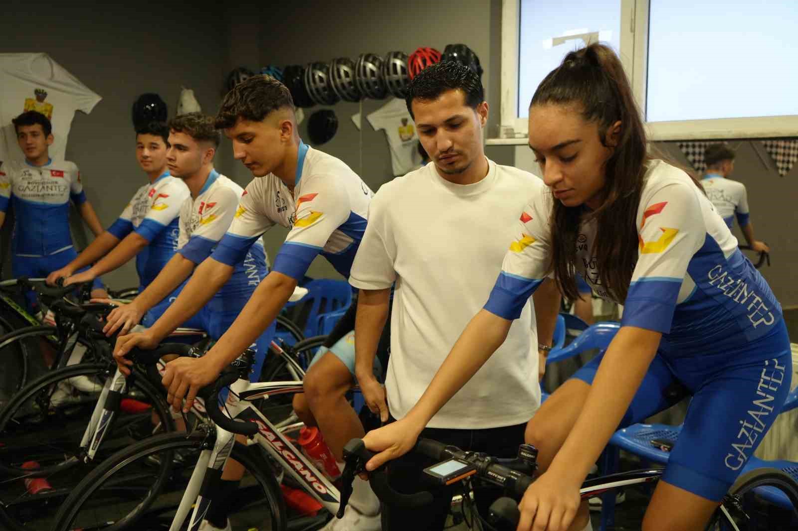 Bisiklet tamirciliğinden antrenörlüğe uzanan başarı hikayesi
