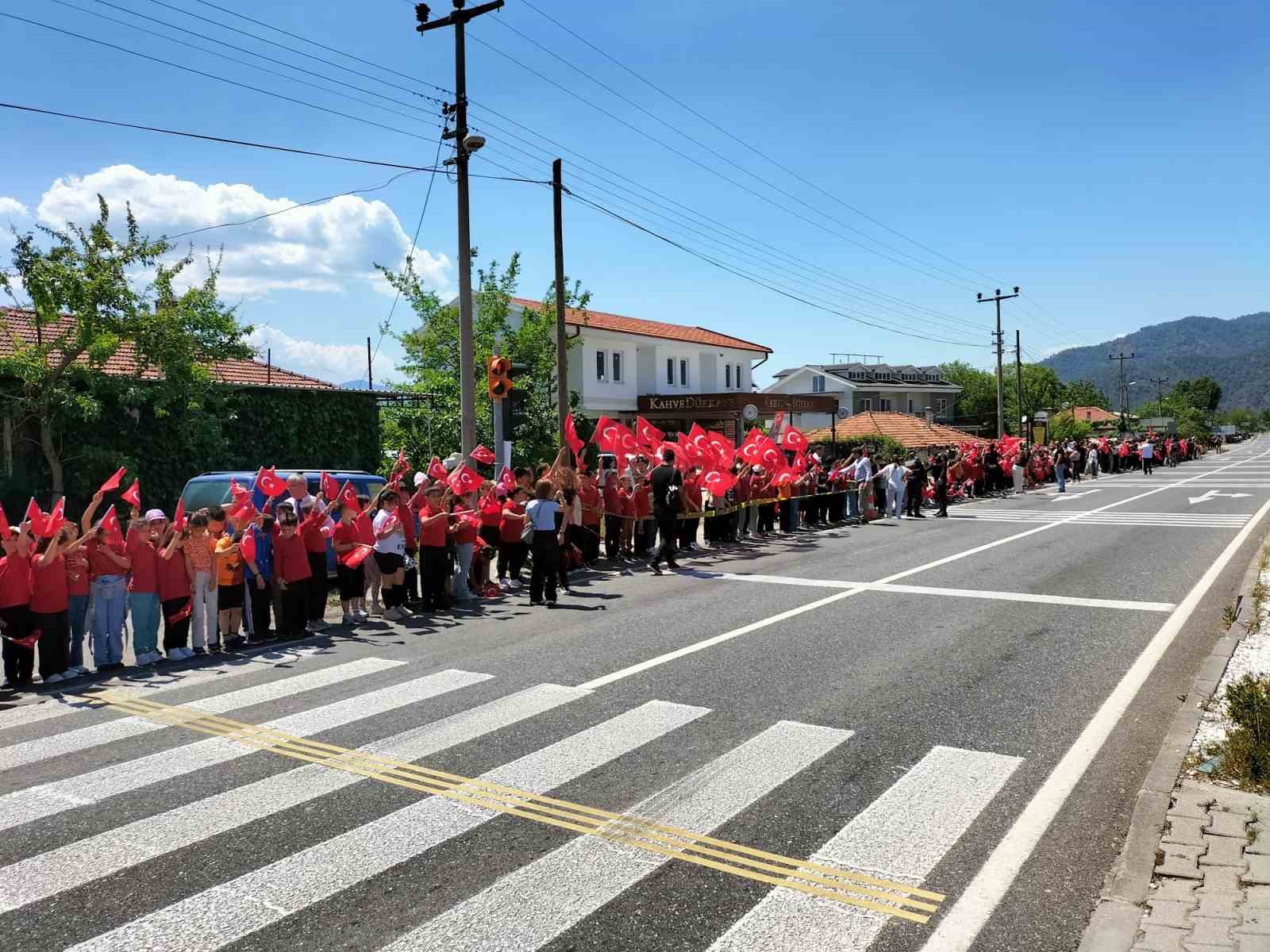 Bisikletçilere Köyceğiz’de alkışlı destek
