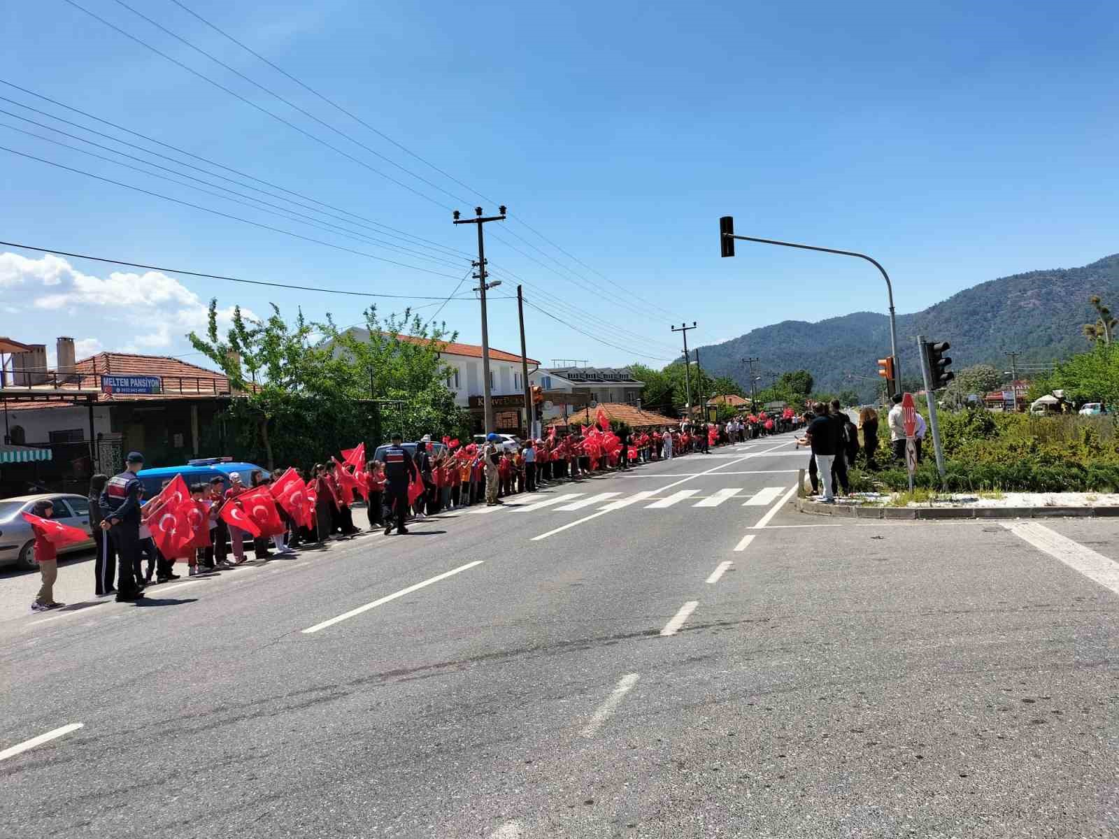 Bisikletçilere Köyceğiz’de alkışlı destek
