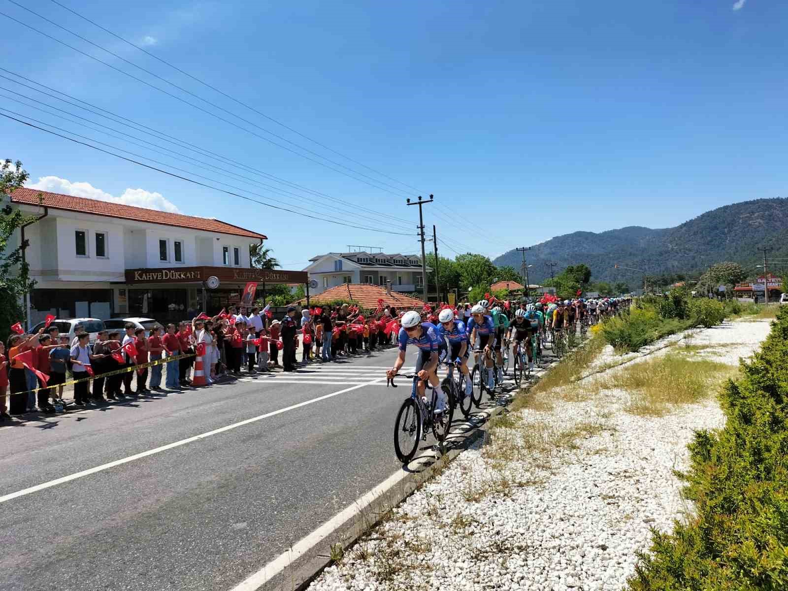 Bisikletçilere Köyceğiz’de alkışlı destek
