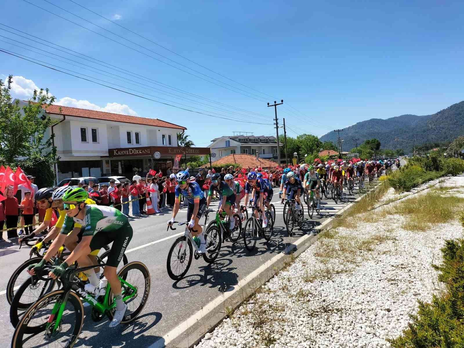 Bisikletçilere Köyceğiz’de alkışlı destek
