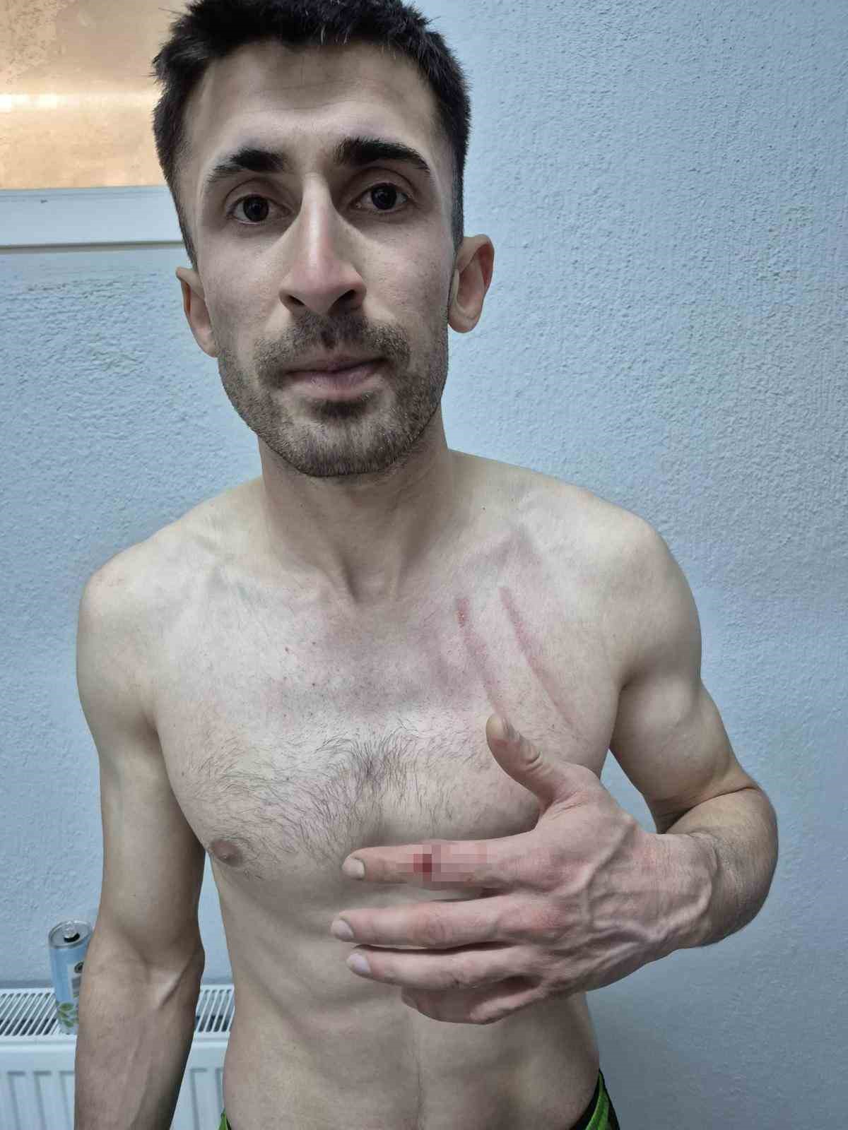 Bitiş düdüğü ile birlikte yeşil saha ringe döndü
