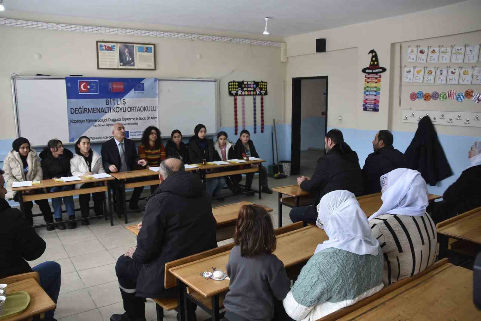 Bitlisli köy okulu öğrencilerine Avrupa yolu açıldı
