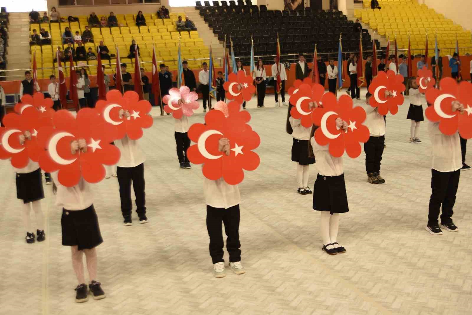 Bitlis’te 23 Nisan Ulusal Egemenlik ve Çocuk Bayramı kutlandı
