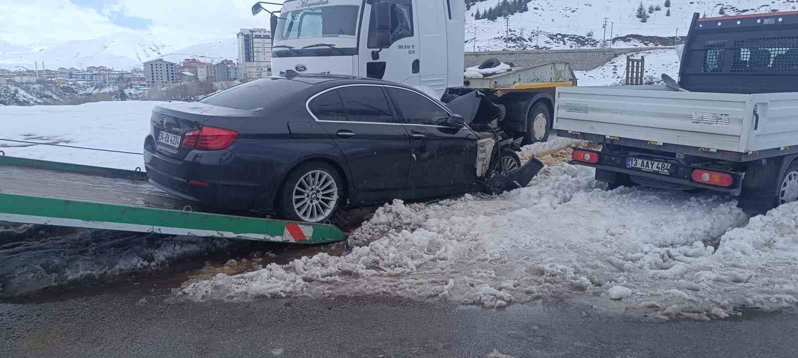 Bitlis’te iki ayrı kaza: 12 yaralı
