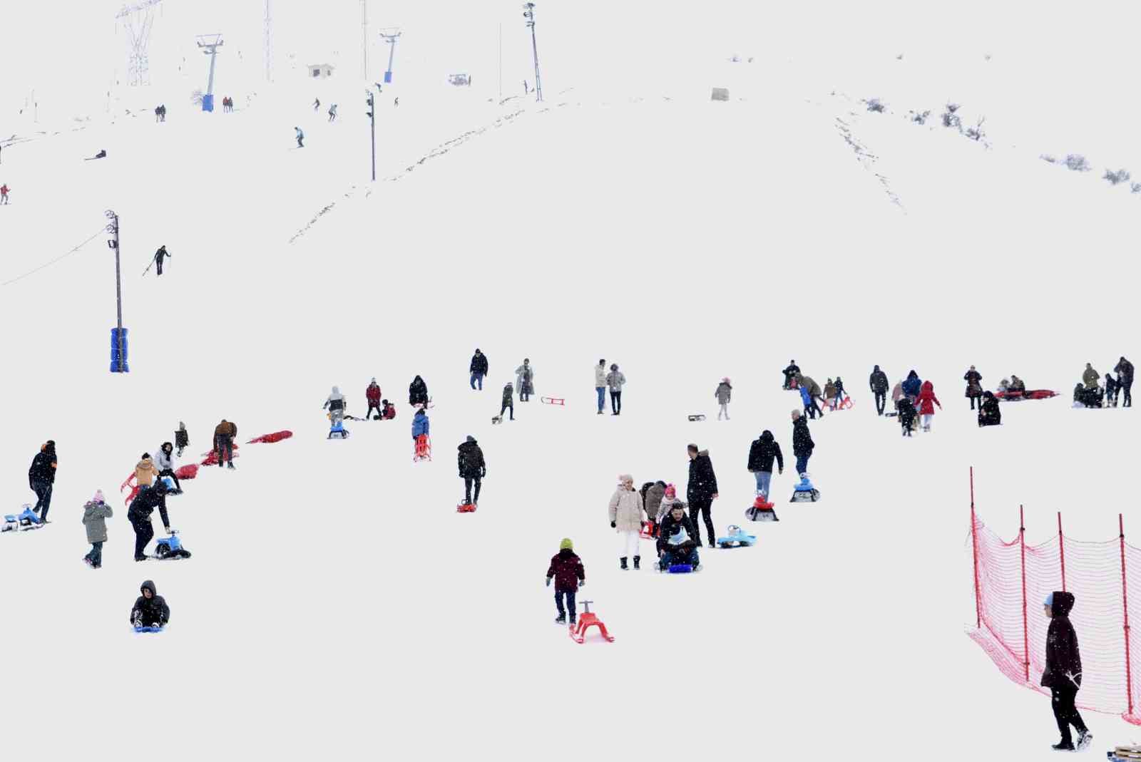 Bitlis’te kış turizmi yarı yıl tatiliyle canlandı
