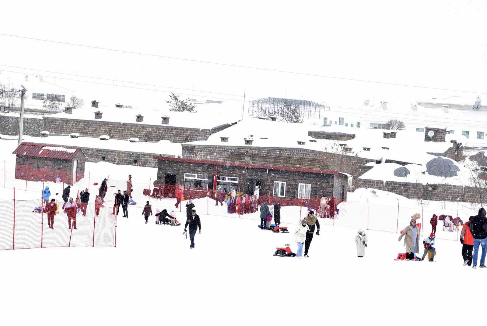 Bitlis’te kış turizmi yarı yıl tatiliyle canlandı
