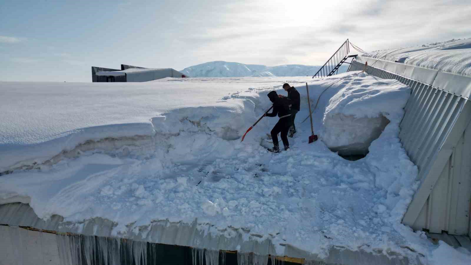 Bitlis’te tekstilciler kar yüzünden güneş panellerini kullanamıyor
