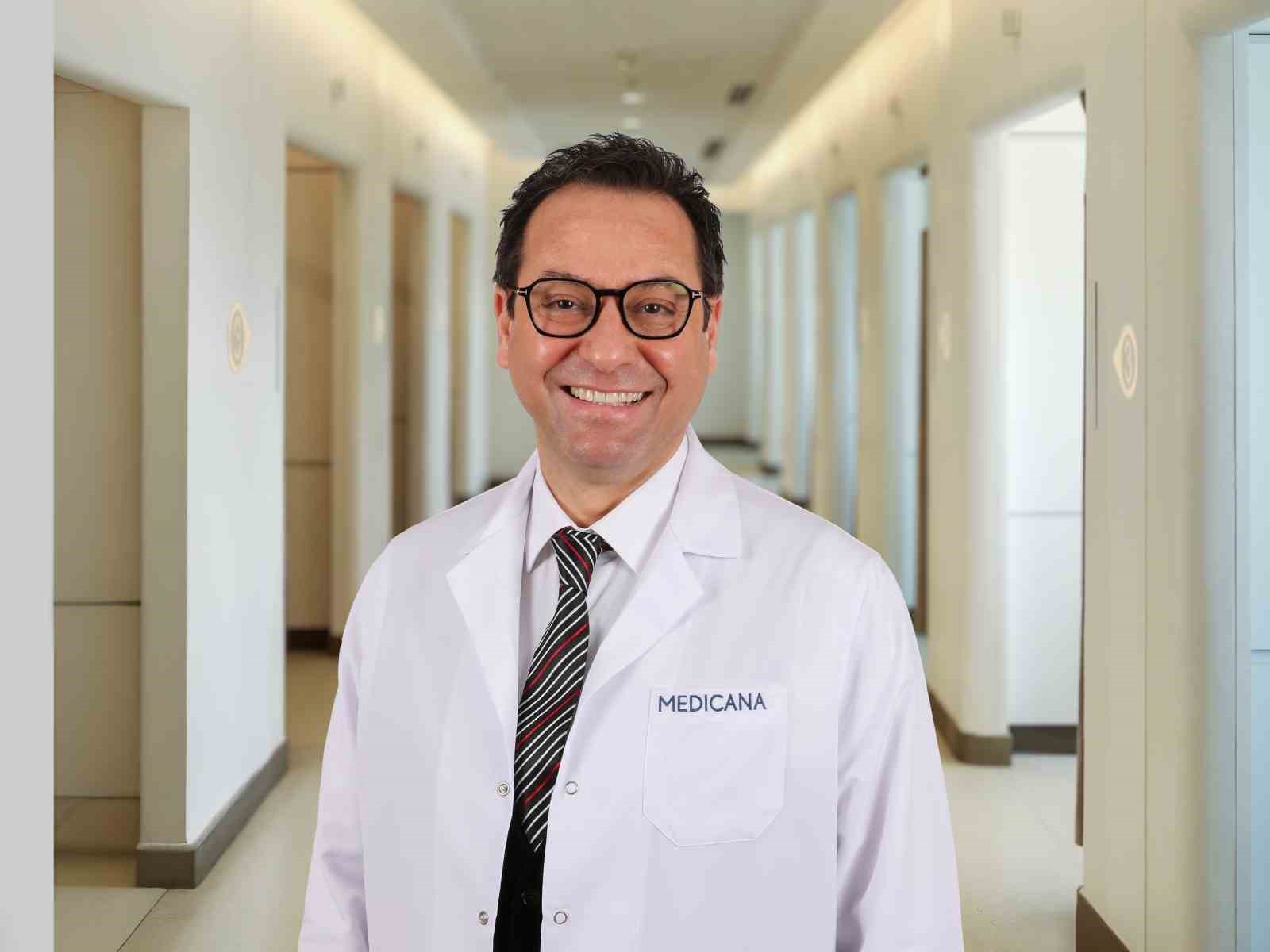 Böbrek nakilli 76 yaşındaki hasta, kolanjioskopi ile sağlığına kavuştu
