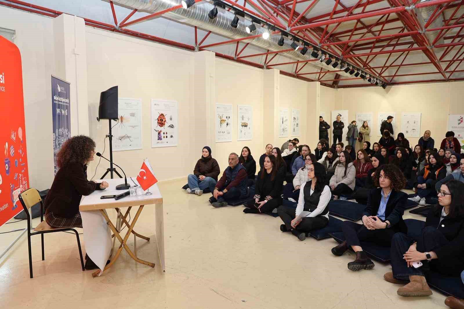 Böceklerin dünyası bilim ve sanatla anlatıldı
