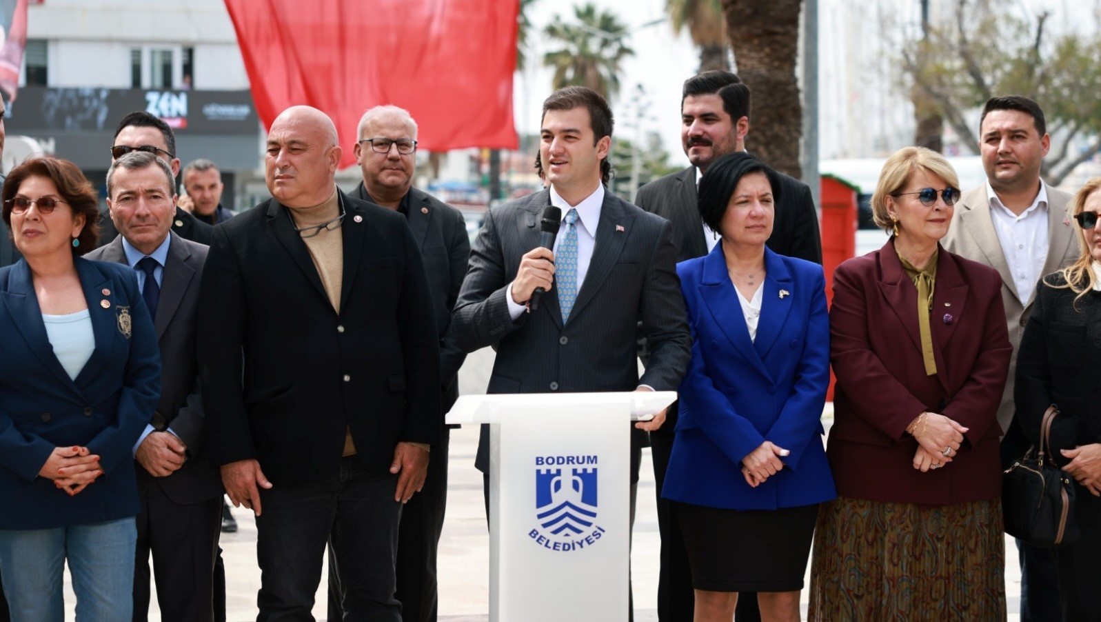 Bodrum Belediye Başkanı Mandalinci belediye personeli ile bayramlaştı
