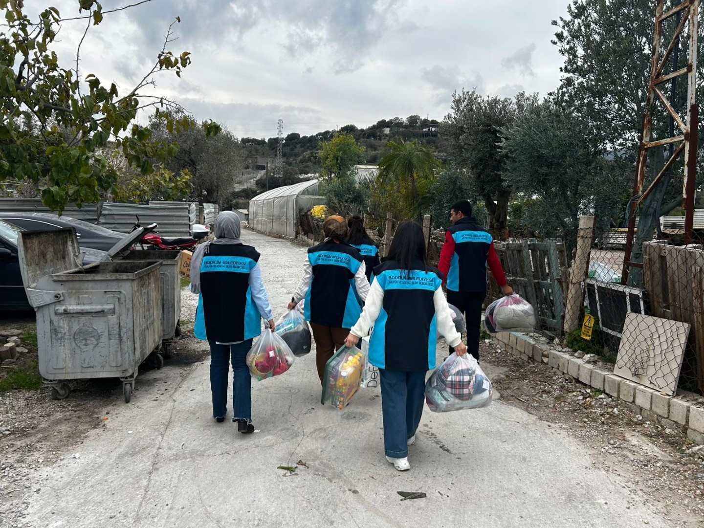 Bodrum Belediyesi minik yüzleri güldürdü
