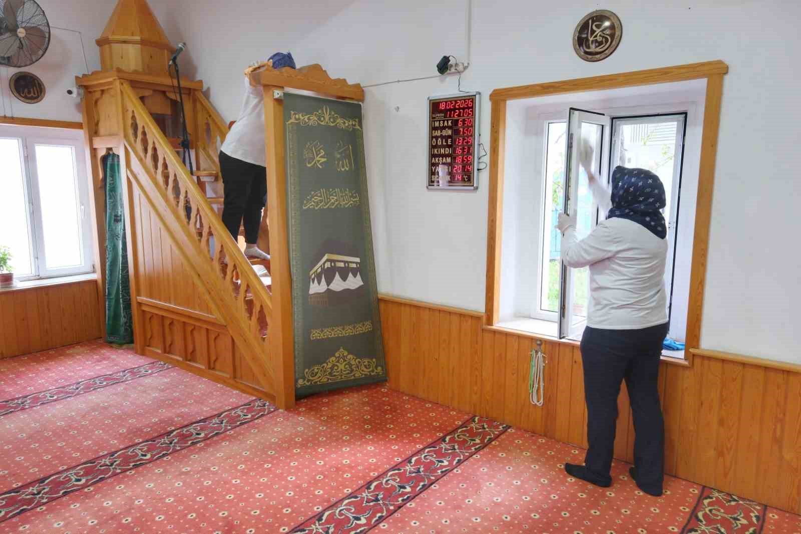 Bodrum camilerinde Ramazan temizliği
