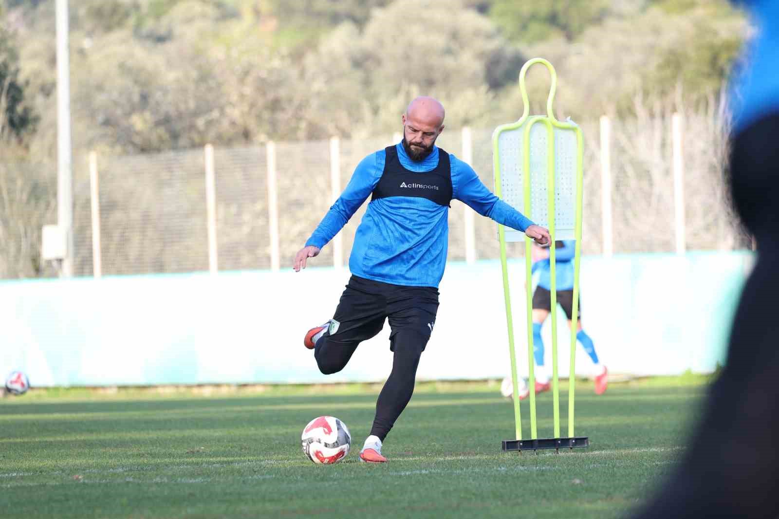 Bodrum FK, hem kupada hem ligde galibiyet peşinde
Bodrum FK, hem kupada hem ligde galibiyet peşinde