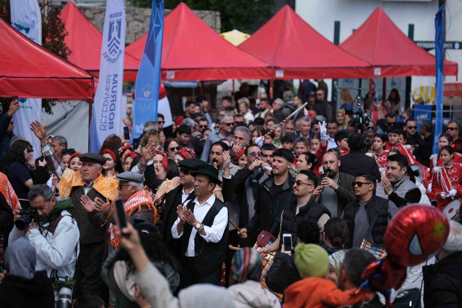 Bodrum’da Acı Ot Festivali’ne insan seli
