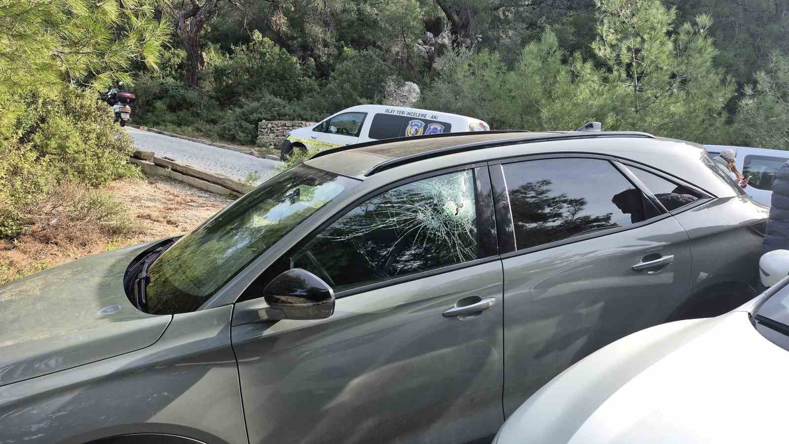 Bodrum’da araçtan hırsızlık olayı ilgili 3 kişi gözaltına alındı
