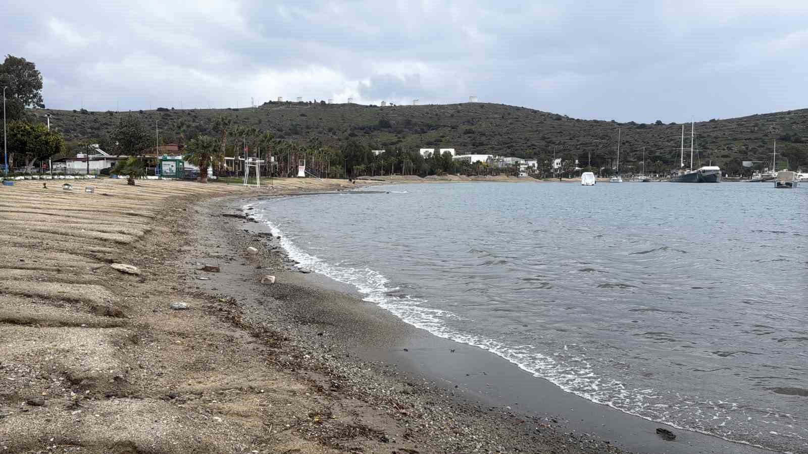Bodrum’da deniz çekildi
