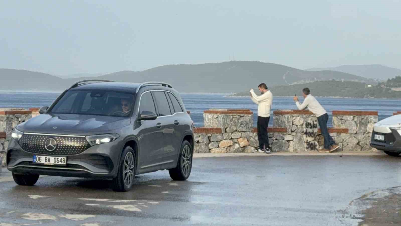 Bodrum’da fırtınada deniz ortasındaki doğa olayı görenleri şaşırttı
