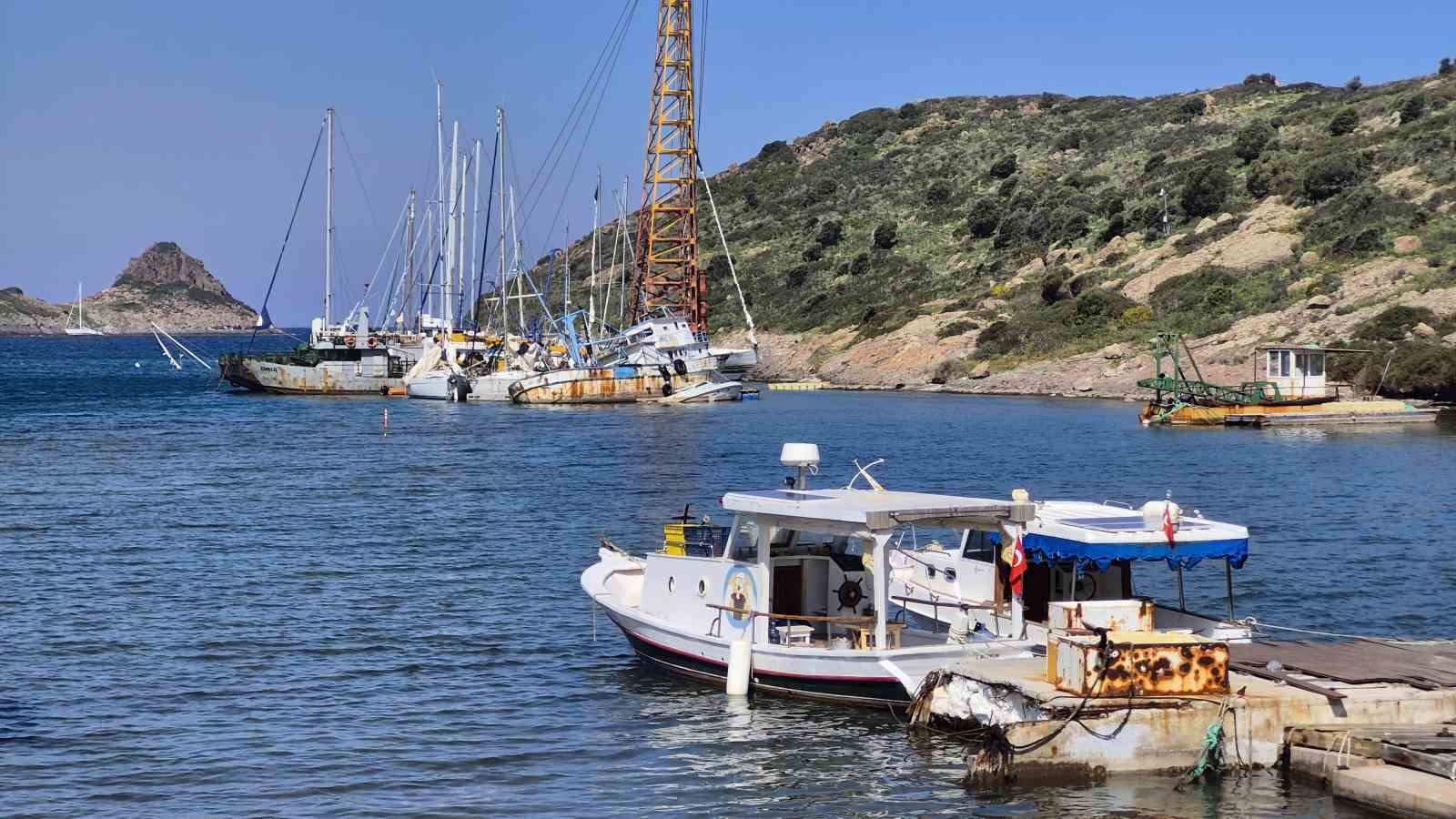 Bodrum’da iskelelerin yıkımına başlandı
