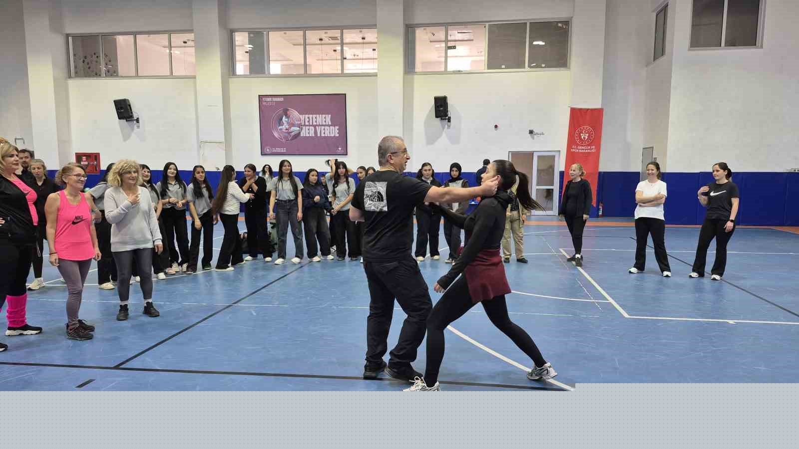 Bodrum’da kadınlara savunma eğitimi: "4 hareket bile hayat kurtarabilir"
