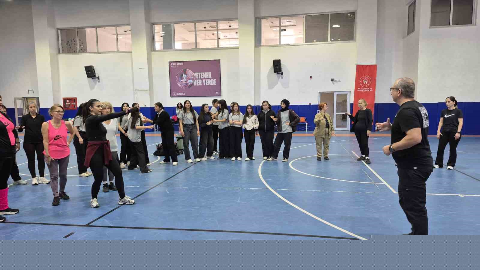 Bodrum’da kadınlara savunma eğitimi: "4 hareket bile hayat kurtarabilir"
