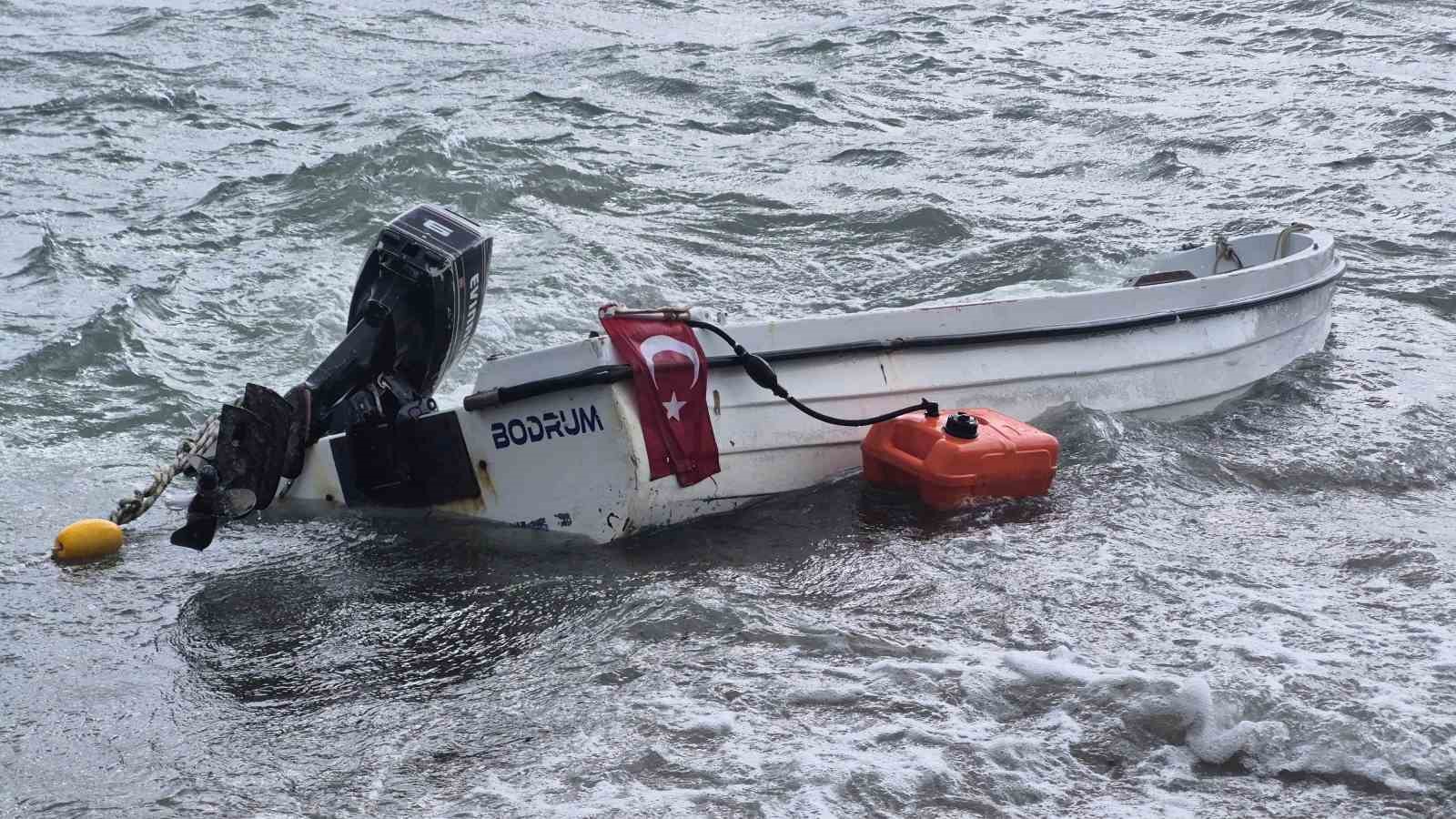 Bodrum’da korku dolu anlar: 8 tekne kıyıya sürüklendi
