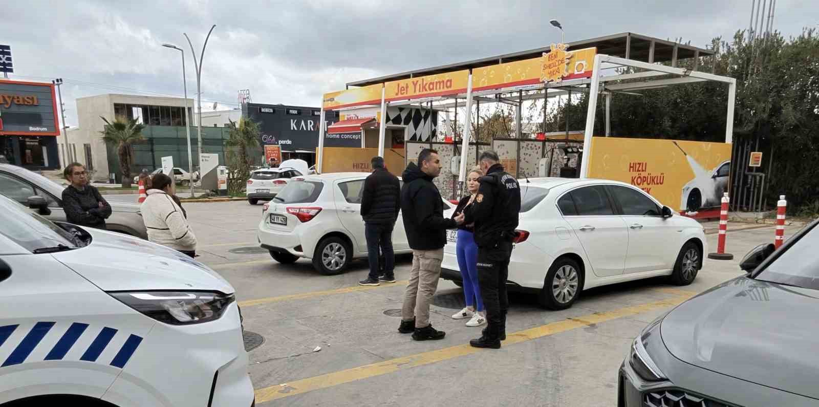 Bodrum’da maddi hasarlı kazanın kavgası büyük oldu
