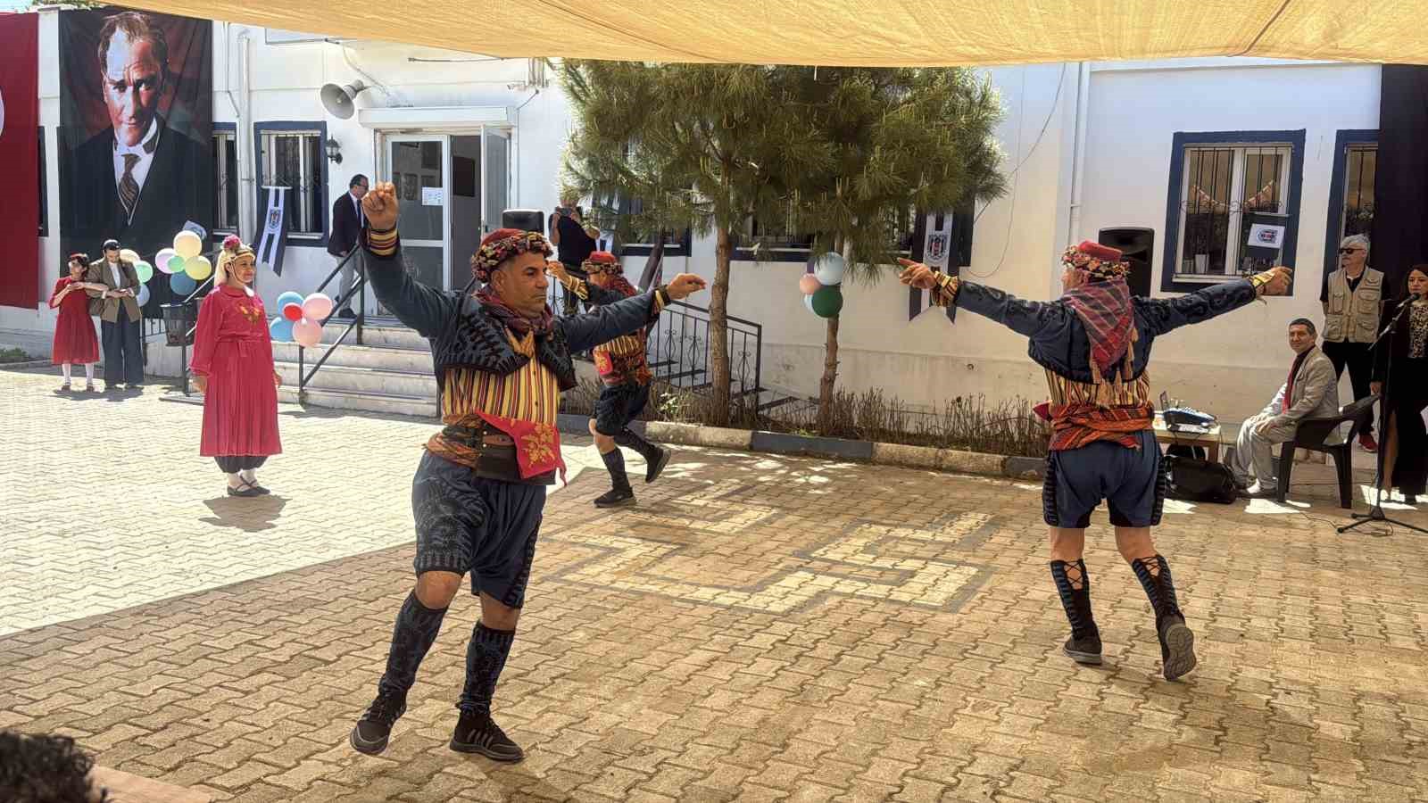 Bodrum’da özel öğrencilerden alkışlanan performans: "Hem vals yaptılar hem atölye açtılar"
