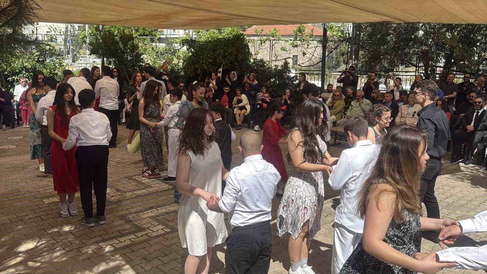 Bodrum’da özel öğrencilerden alkışlanan performans: "Hem vals yaptılar hem atölye açtılar"
