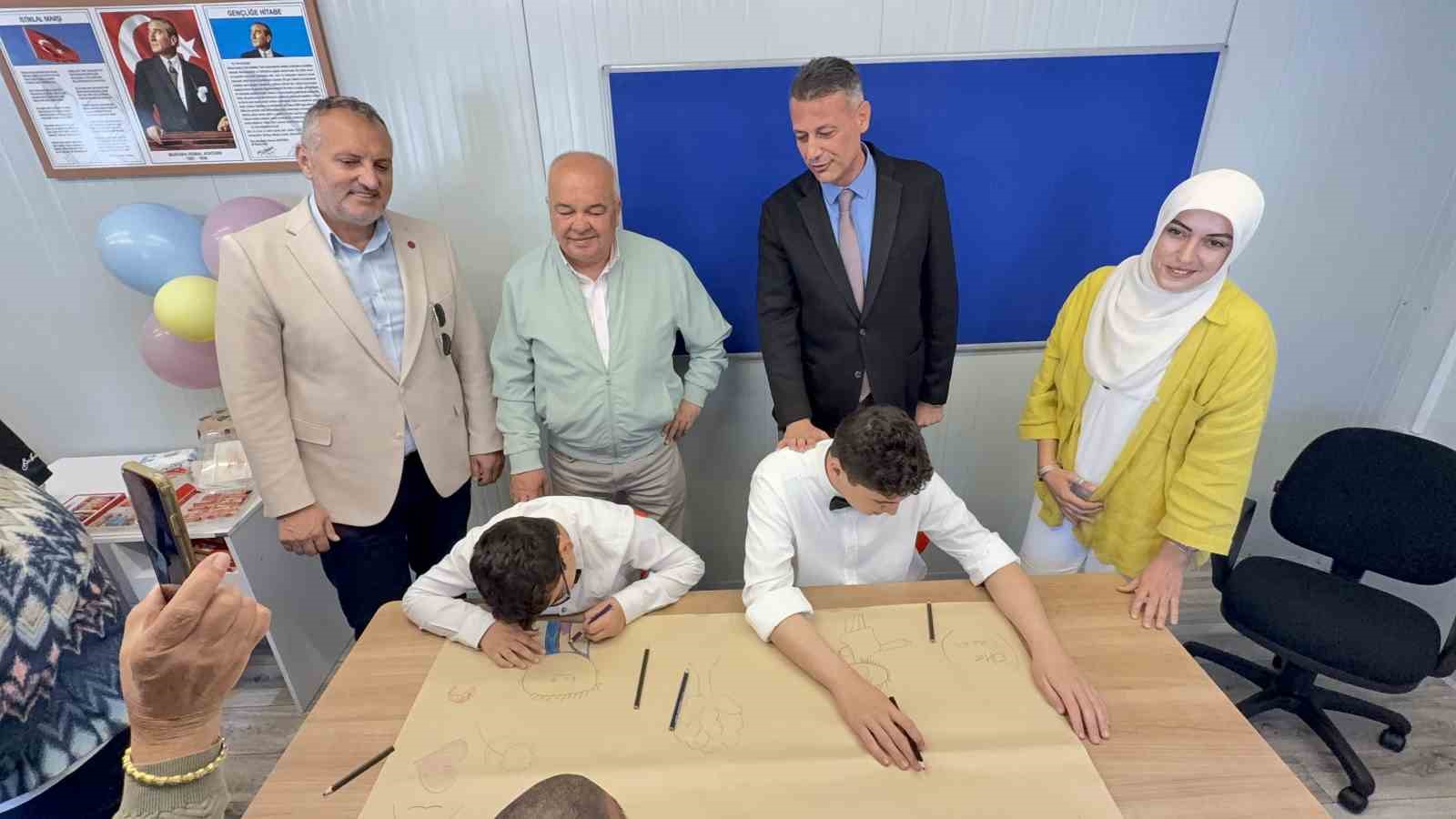 Bodrum’da özel öğrencilerden alkışlanan performans: "Hem vals yaptılar hem atölye açtılar"
