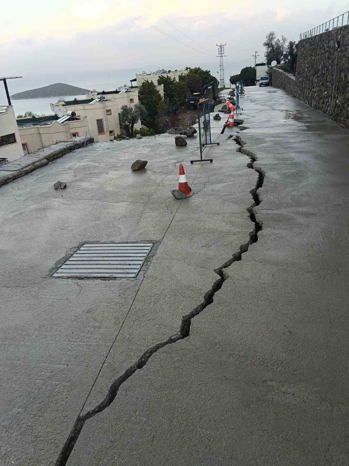 Bodrum’da sağanak yağışın bilançosu: "101 ev, 8 iş yerinde su baskını yaşandı"

