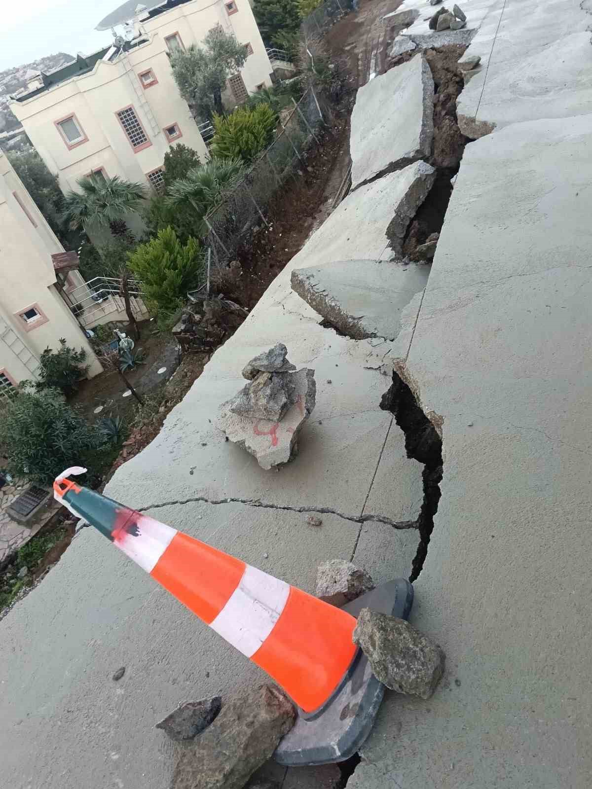 Bodrum’da sağanak yağışın bilançosu: "101 ev, 8 iş yerinde su baskını yaşandı"
