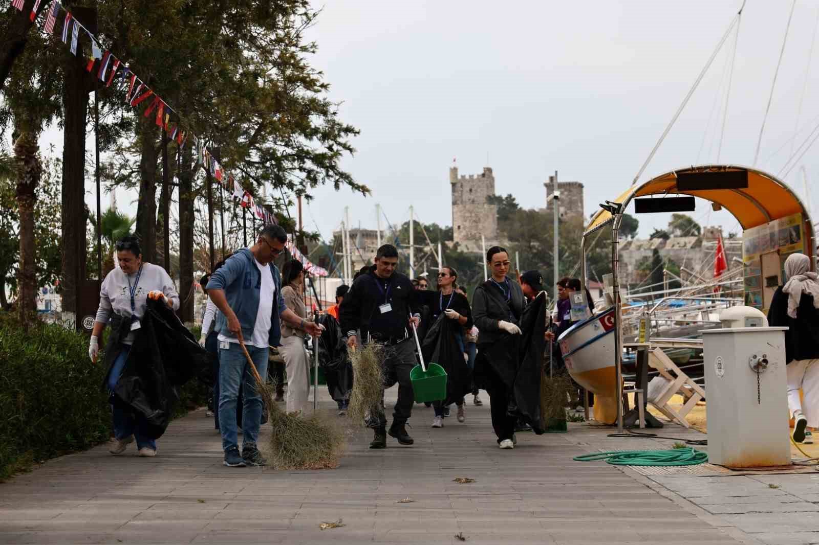 Bodrum’da temizlik seferberliği yeniden başladı
