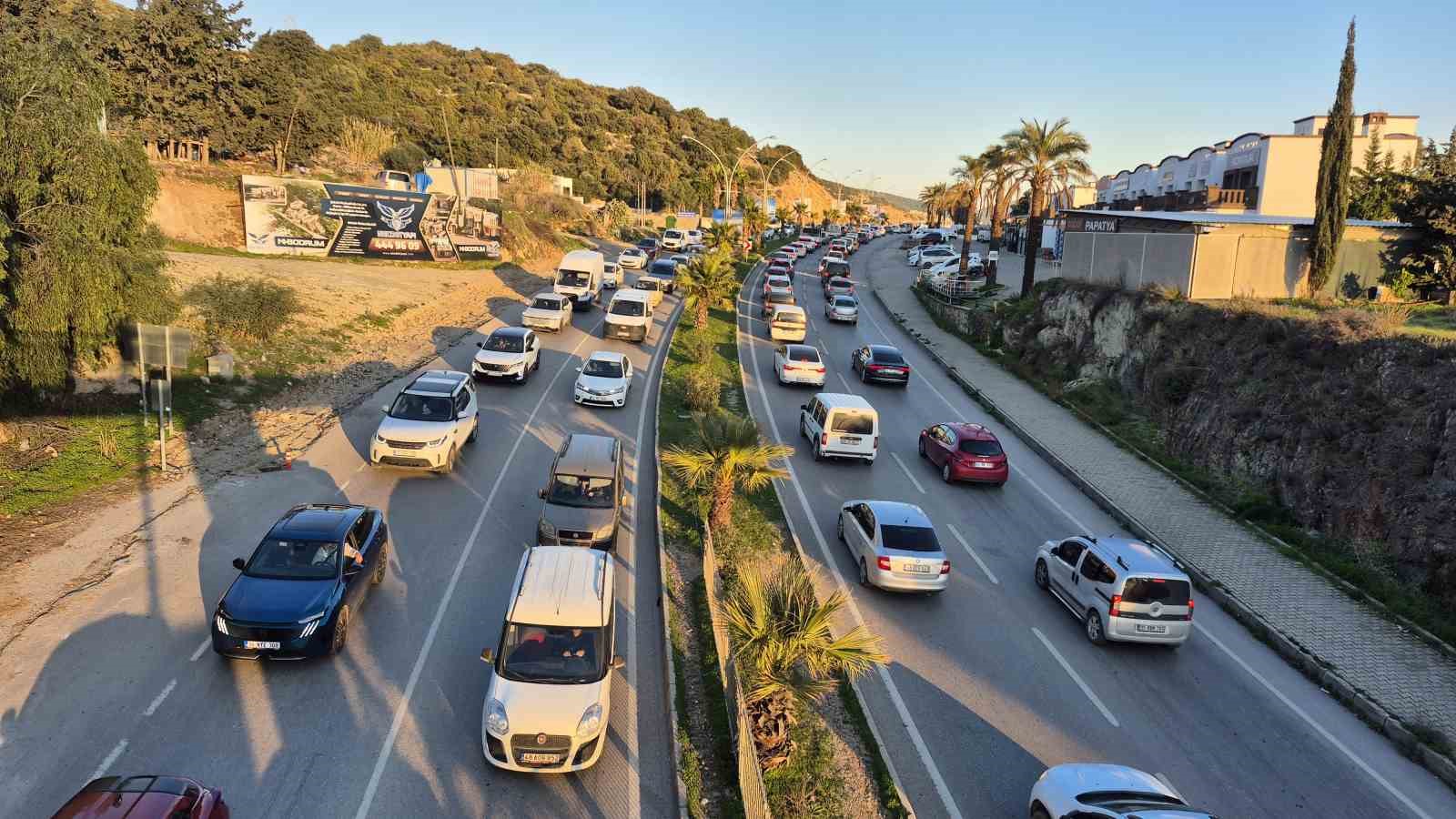 Bodrum’da yeni yıl trafiği: "Uzun araç kuyrukları oluştu"
