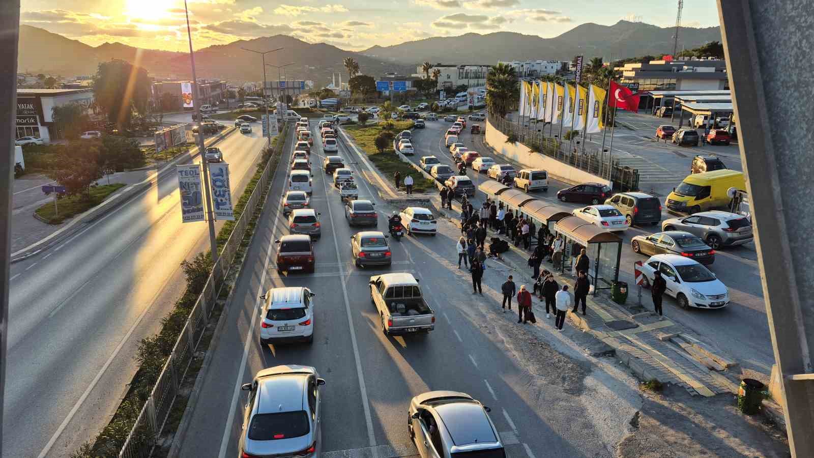 Bodrum’da yeni yıl trafiği: "Uzun araç kuyrukları oluştu"
