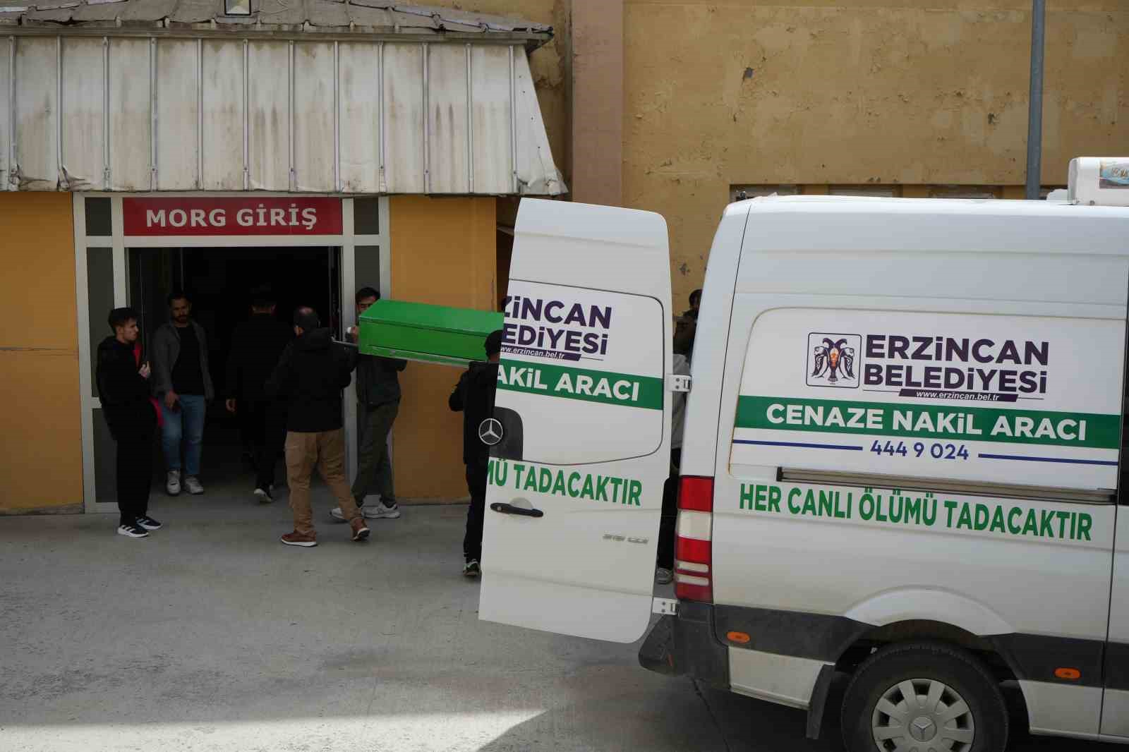 Bodrum’daki göçmen faciasında hayatını kaybeden 9 kişi Erzincan’da defnedildi
