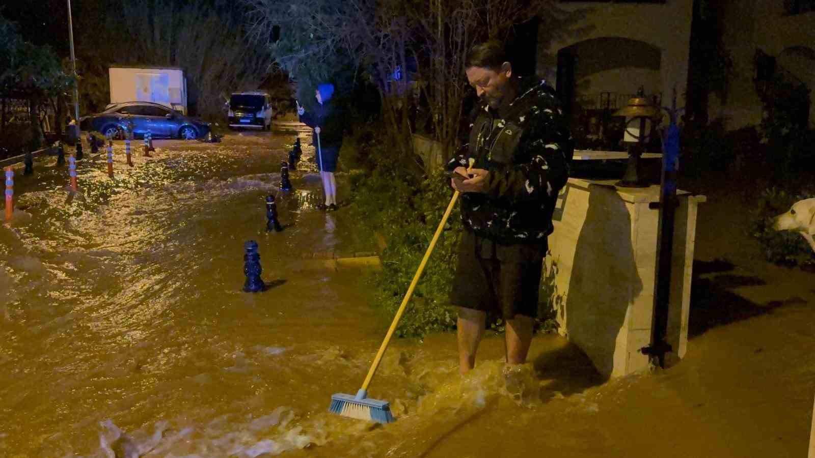 Bodrum’u sel vurdu, evler ve iş yerlerini su bastı
