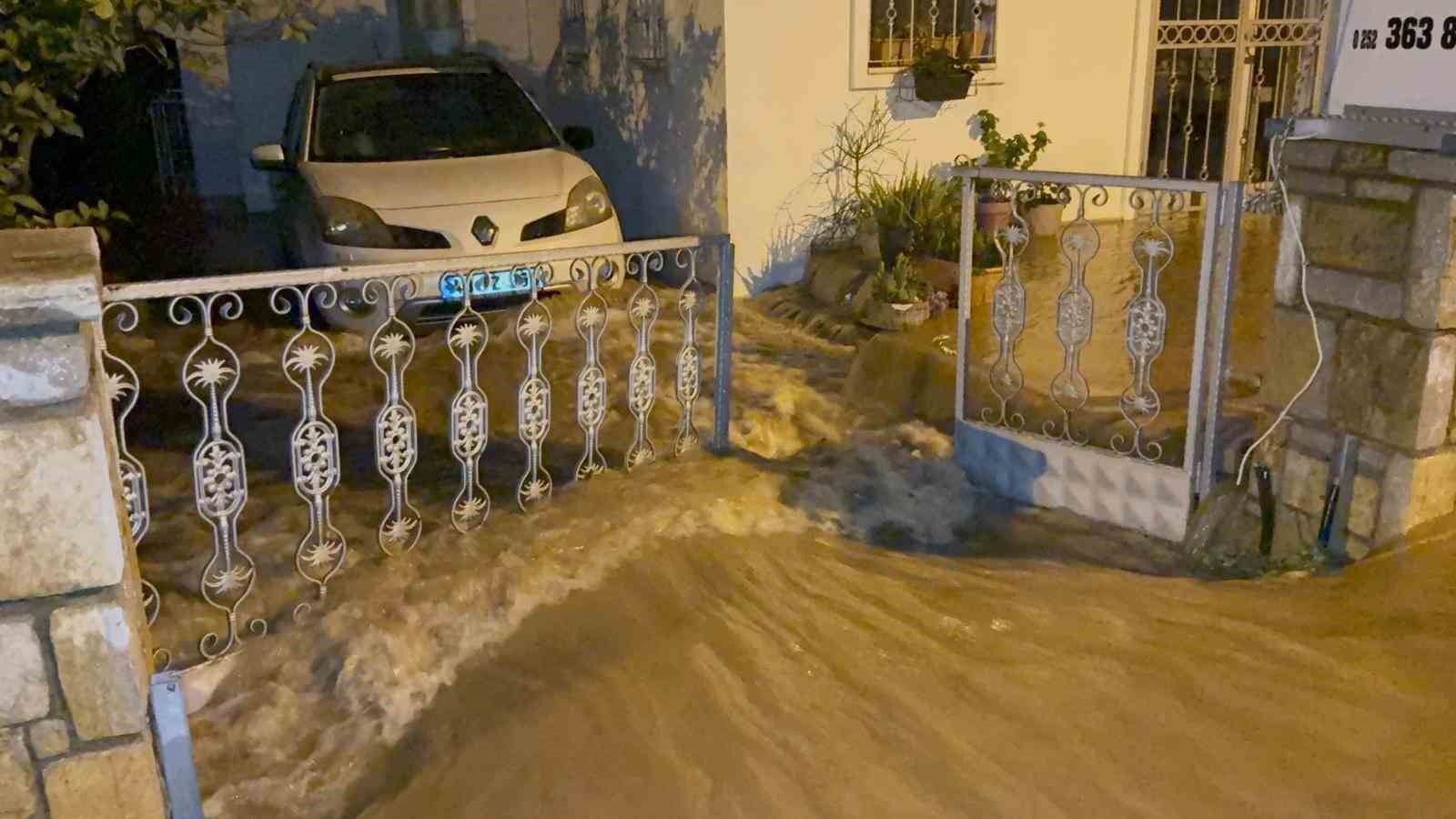 Bodrum’u sel vurdu, evler ve iş yerlerini su bastı
