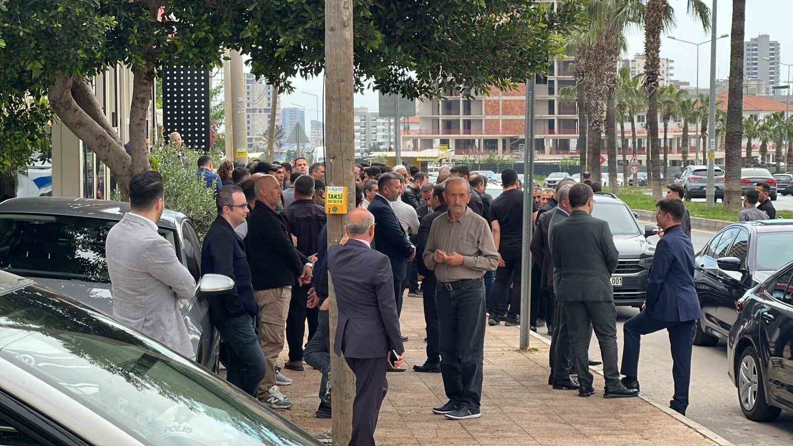 Boğazına çilek kaçarak hayatını kaybeden minik Mustafa Mersin’de toprağa verildi
