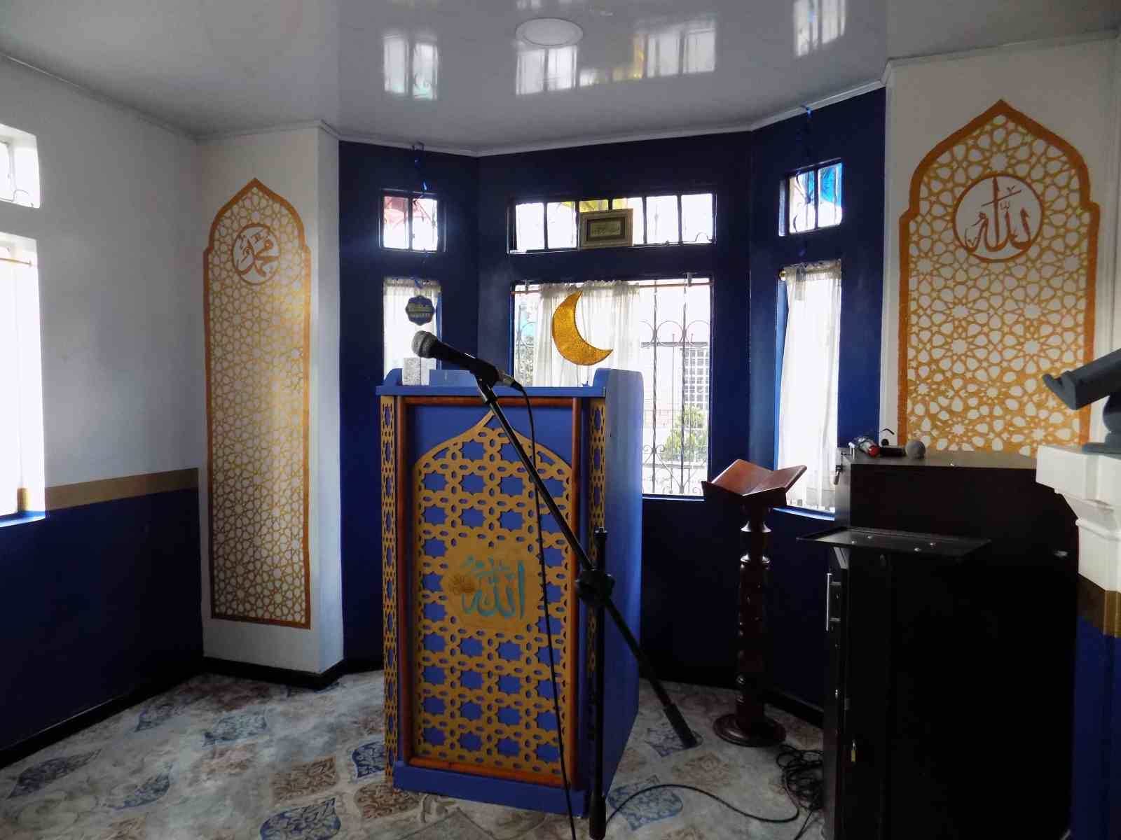 Bogota’taki Müslüman topluluk iftarını Estambul Camii’nde yapıyor
