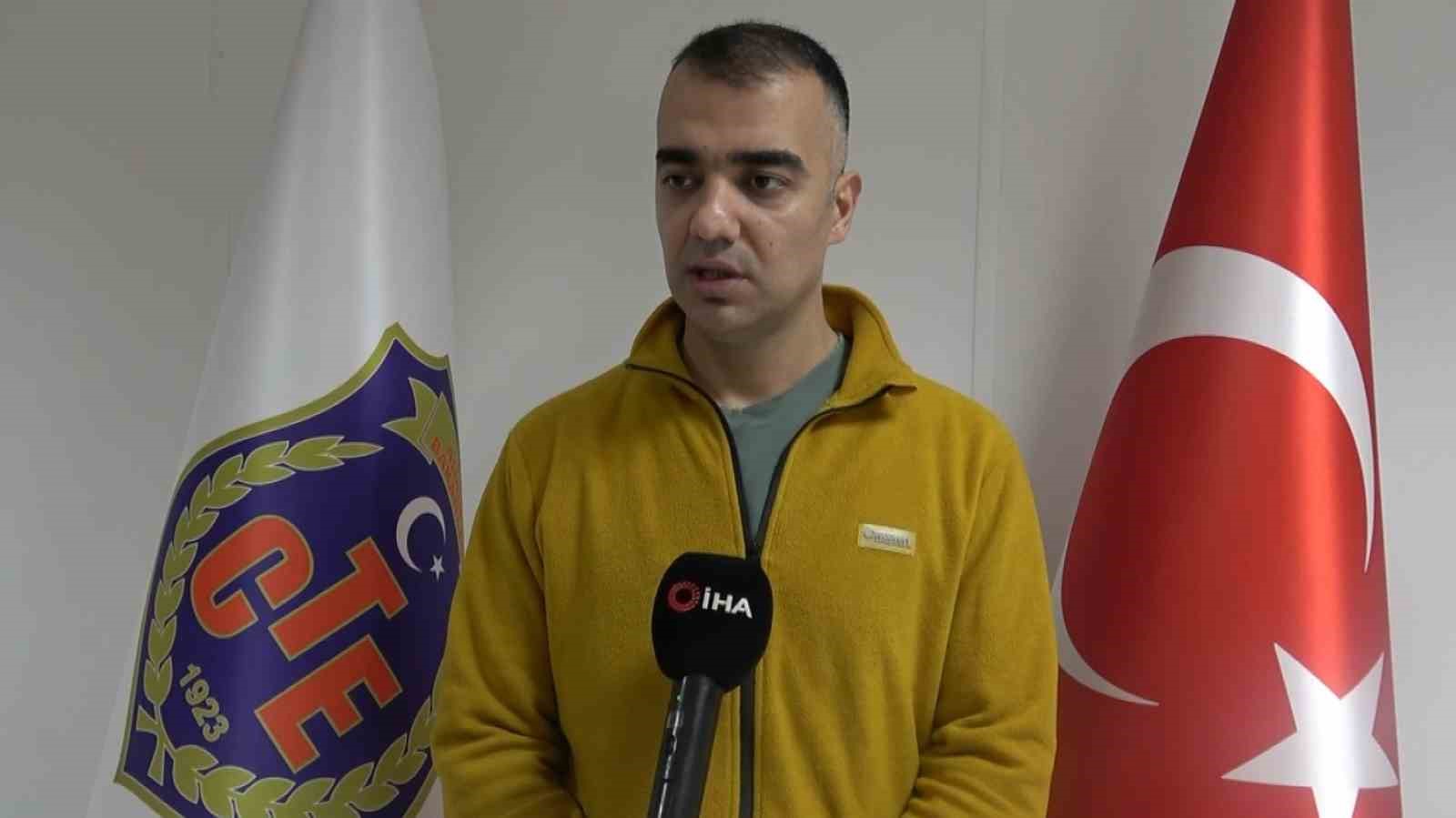 Bölge Adliye Mahkemesi’ndeki silahlı saldırıda facianın önüne geçen çaycı: "Böyle bir şeye vesile olduğum için Allah’a şükürler olsun"
Bölge Adliye Mahkemesi’ndeki silahlı saldırıda facianın önüne geçen çaycı: "Böyle bir şeye vesile olduğum için Allah’a şükürler olsun"