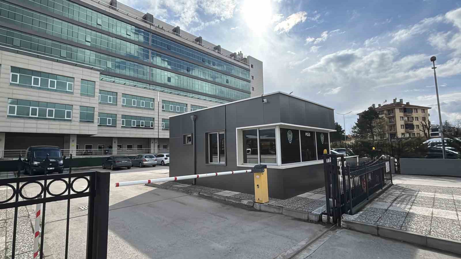 BOLSEV soruşturması kapsamında gözaltına alınan 2 kişi adliyede
