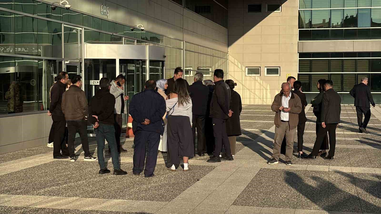 Bolu Belediyesi soruşturmasında serbest bırakılan 3 kişi savcının itirazı üzerine tutuklandı
