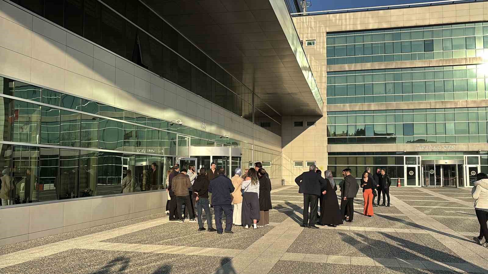 Bolu Belediyesi soruşturmasında serbest bırakılan 3 kişi savcının itirazı üzerine tutuklandı
