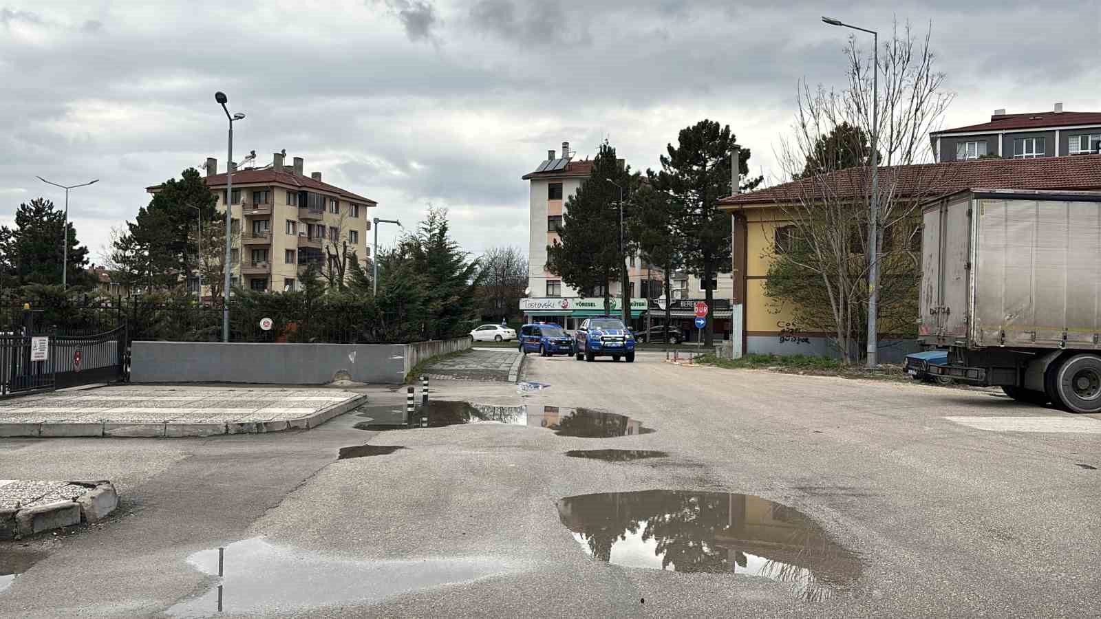 Bolu Belediyesi’nde yürütülen soruşturmada gözaltına alınan 3 kişi adliyeye sevk edildi
