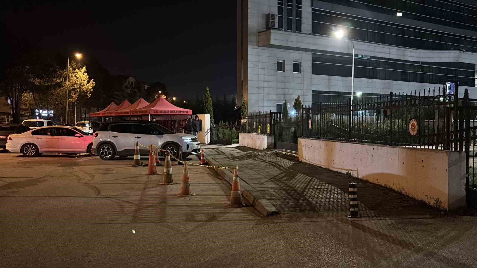 Bolu Belediyesi’nde yürütülen soruşturmada gözaltına alınan 3 kişi serbest bırakıldı
