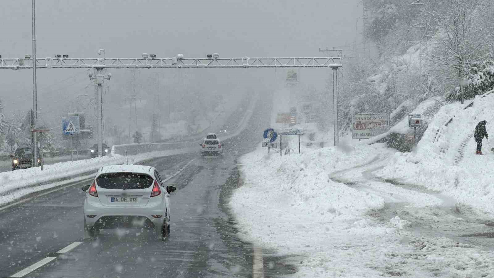 Bolu Dağı ağır tonajlı araçlara kapatıldı
