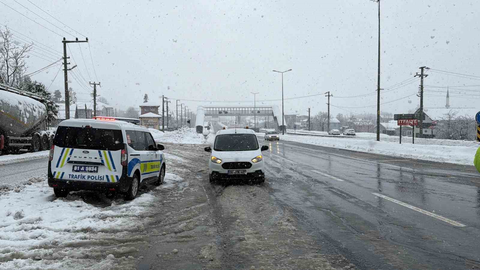 Bolu Dağı ağır tonajlı araçlara kapatıldı

