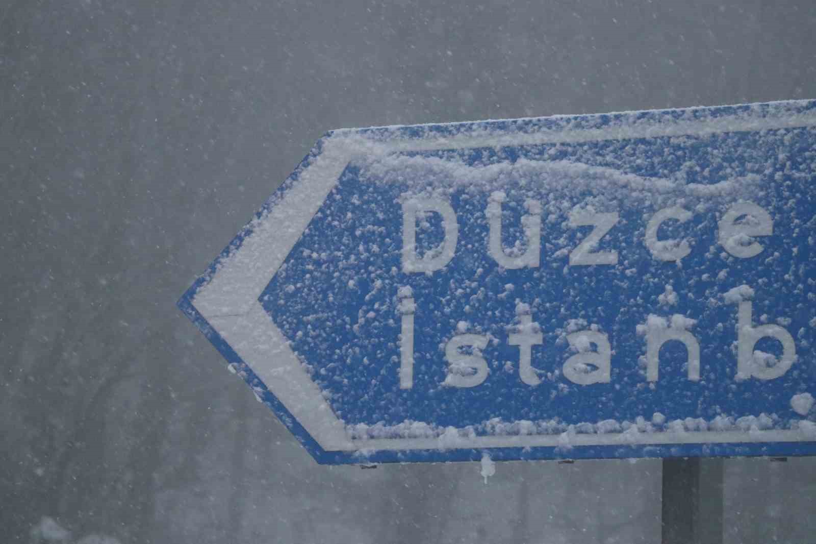 Bolu Dağı beyaza büründü: Kar kalınlığı 10 santimetreye ulaştı
