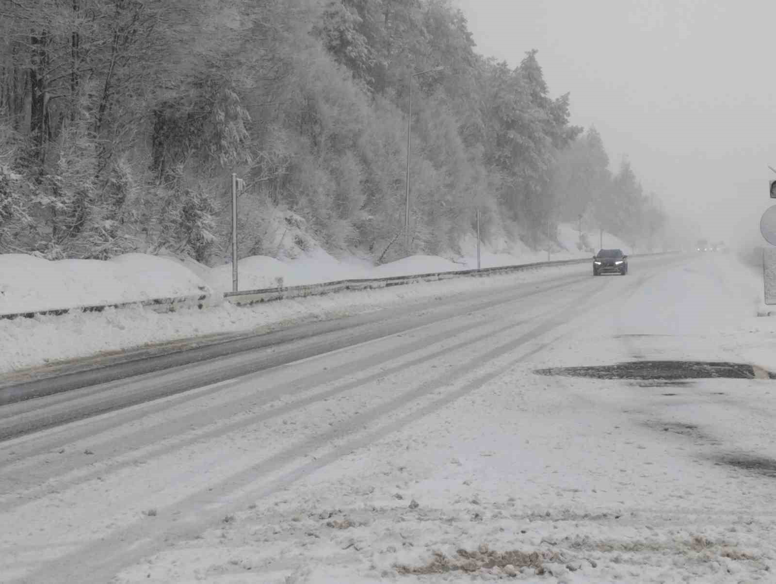 Bolu Dağı’nda aralıklarla etkili oluyor
